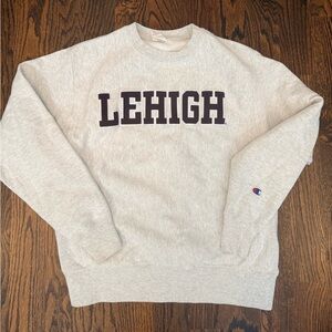 Champion Reverse weave Leigh University crew neck sweatshirt. Vintage feel.